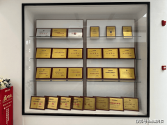 设想师均具有15年以上别墅及大平层设想经验